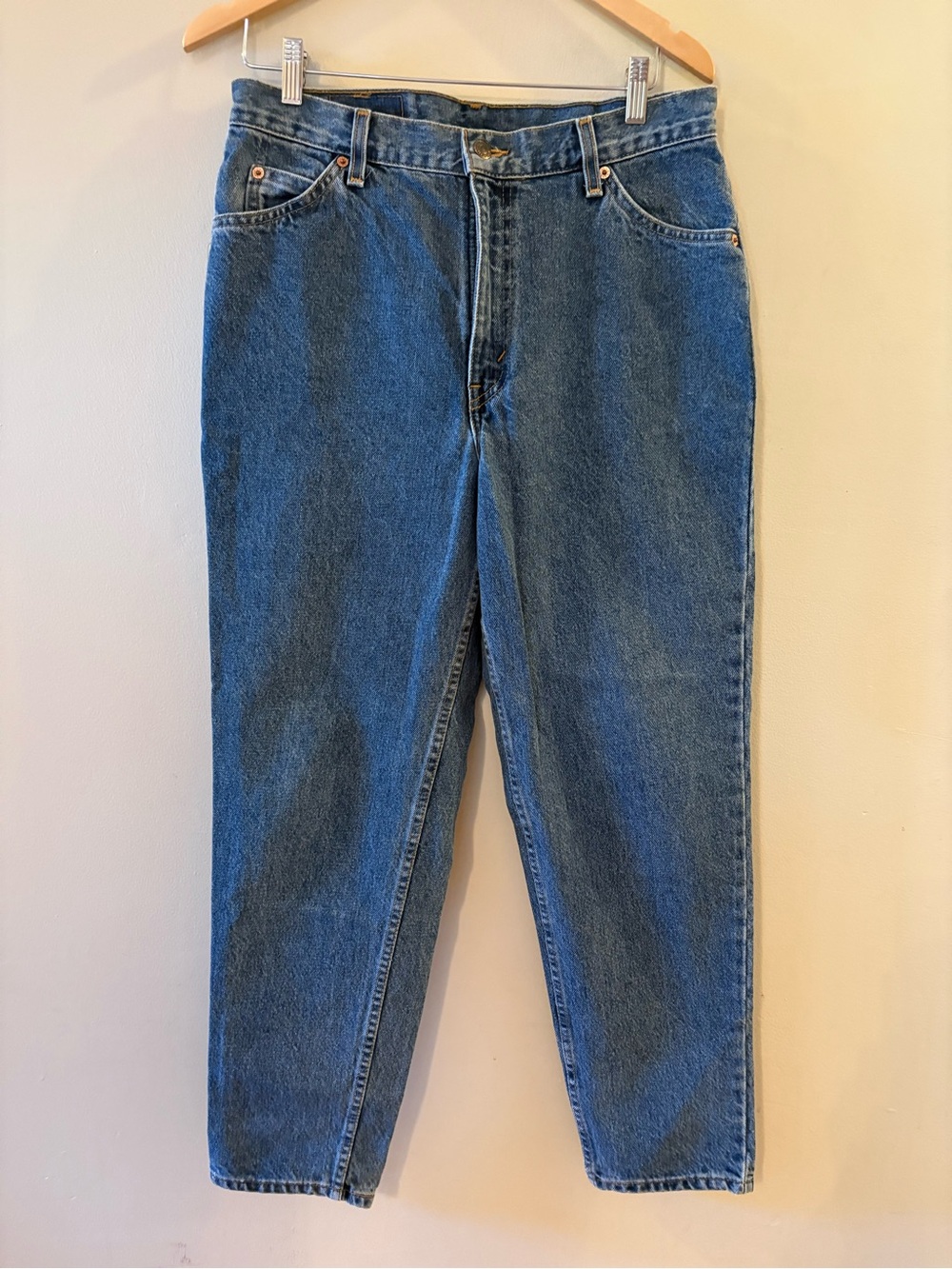 Vintage women’s Levi’s Orange Tab Relaxed Tapered Leg High Waisted Jeans, Sz 14.
